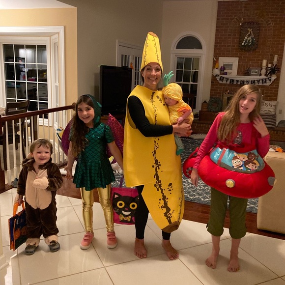 Meet your Posher, Lynn - Picture 2 of 2